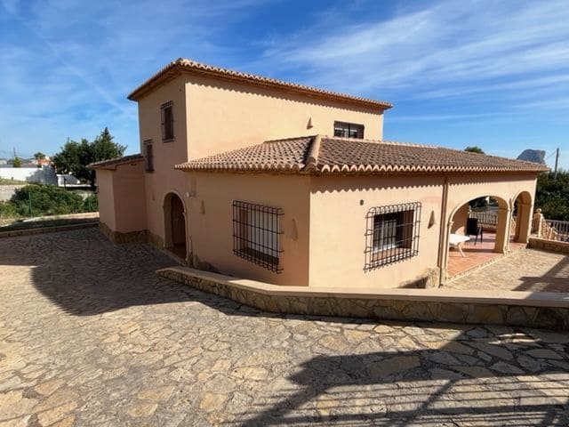 4 slaapkamer Villa te koop in Calpe / Calp met zwembad garage - € 672.000 (Ref: 5586125)