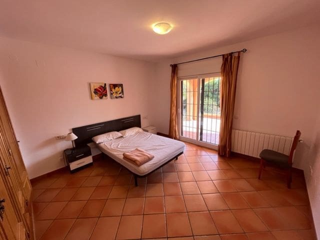 4 slaapkamer Villa te koop in Calpe / Calp met zwembad garage - € 672.000 (Ref: 5586125)