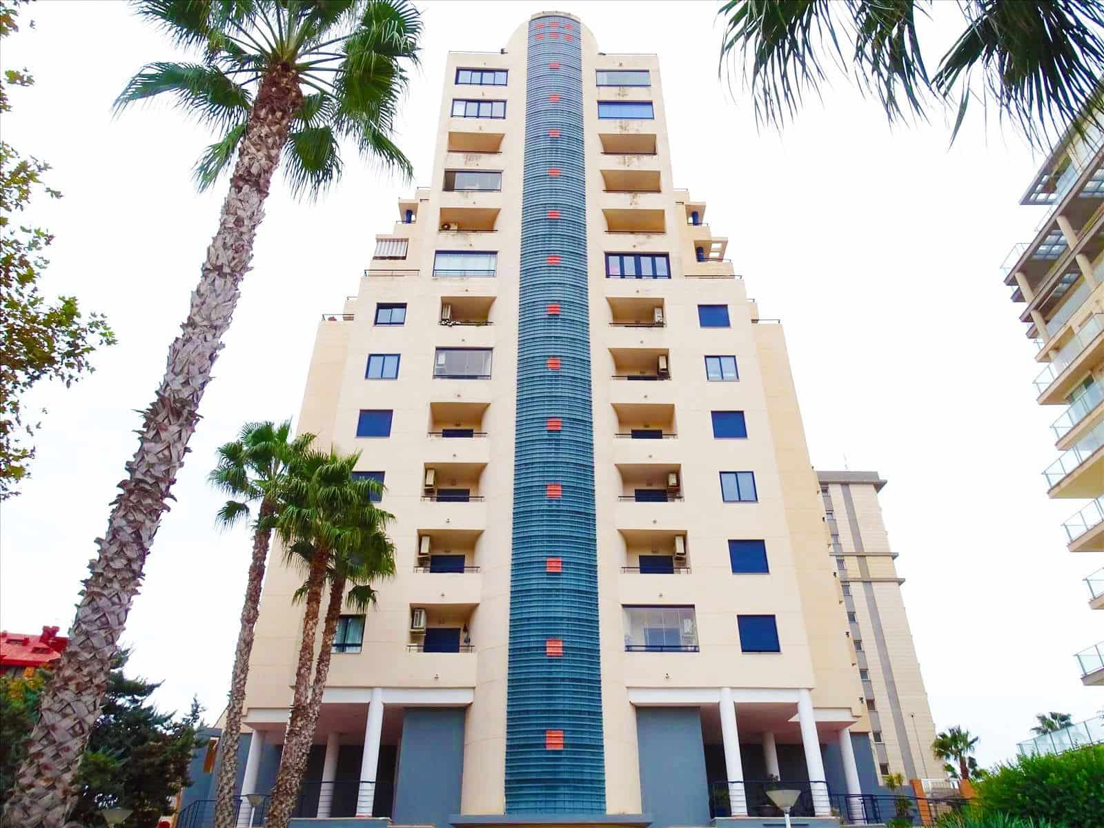 2 bedroom Apartment for sale in Calpe / Calp with garage - € 550,000 (Ref: 7935265)