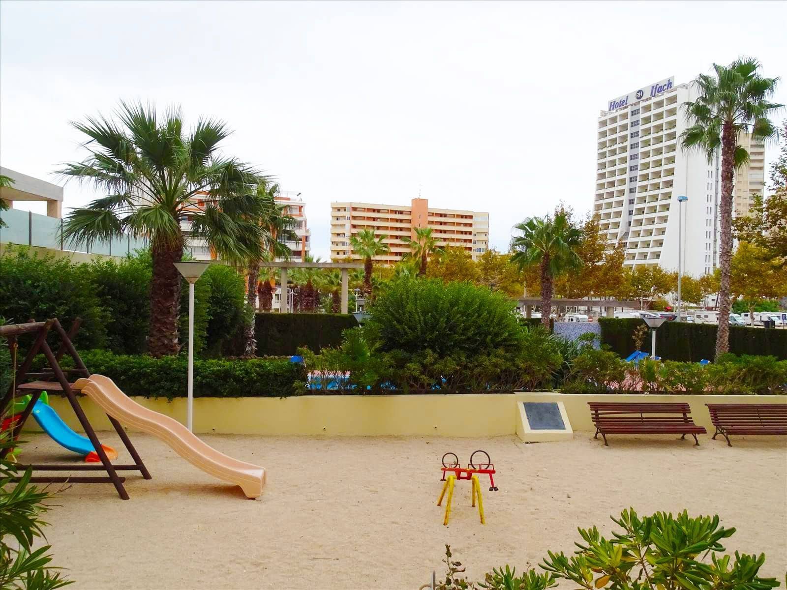 2 bedroom Apartment for sale in Calpe / Calp with garage - € 550,000 (Ref: 7935265)