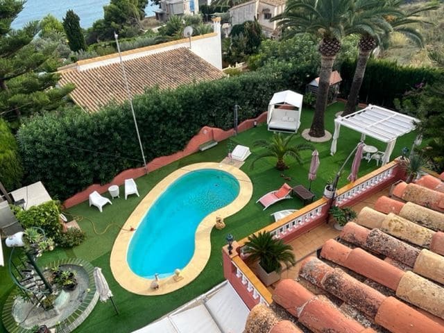 4 bedroom Villa for sale in Calpe / Calp with pool garage - € 999,999 (Ref: 7935266)