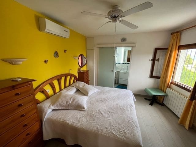 4 bedroom Villa for sale in Calpe / Calp with pool garage - € 999,999 (Ref: 7935266)