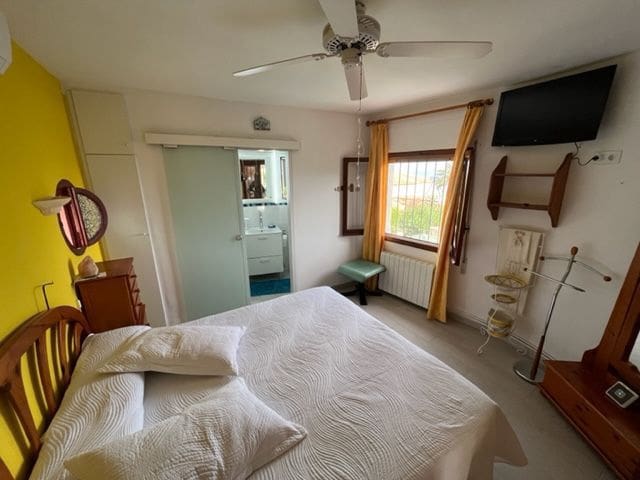 4 bedroom Villa for sale in Calpe / Calp with pool garage - € 999,999 (Ref: 7935266)