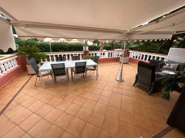 4 bedroom Villa for sale in Calpe / Calp with pool garage - € 999,999 (Ref: 7935266)