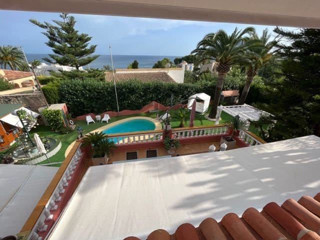 4 bedroom Villa for sale in Calpe / Calp with pool garage - € 999,999 (Ref: 7935266)