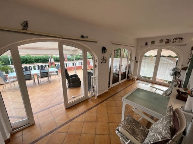 4 bedroom Villa for sale in Calpe / Calp with pool garage - € 999,999 (Ref: 7935266)