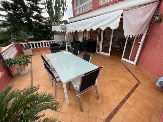 4 bedroom Villa for sale in Calpe / Calp with pool garage - € 999,999 (Ref: 7935266)