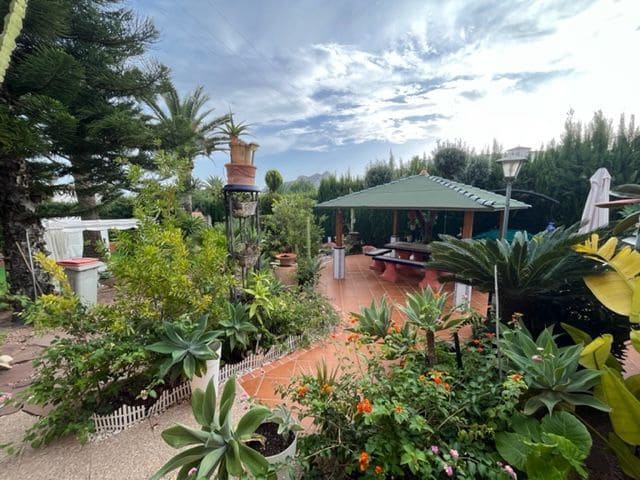 4 bedroom Villa for sale in Calpe / Calp with pool garage - € 999,999 (Ref: 7935266)