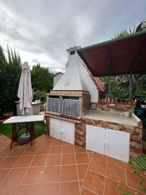 4 bedroom Villa for sale in Calpe / Calp with pool garage - € 999,999 (Ref: 7935266)