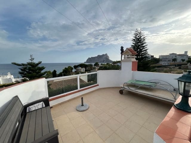 4 bedroom Villa for sale in Calpe / Calp with pool garage - € 999,999 (Ref: 7935266)