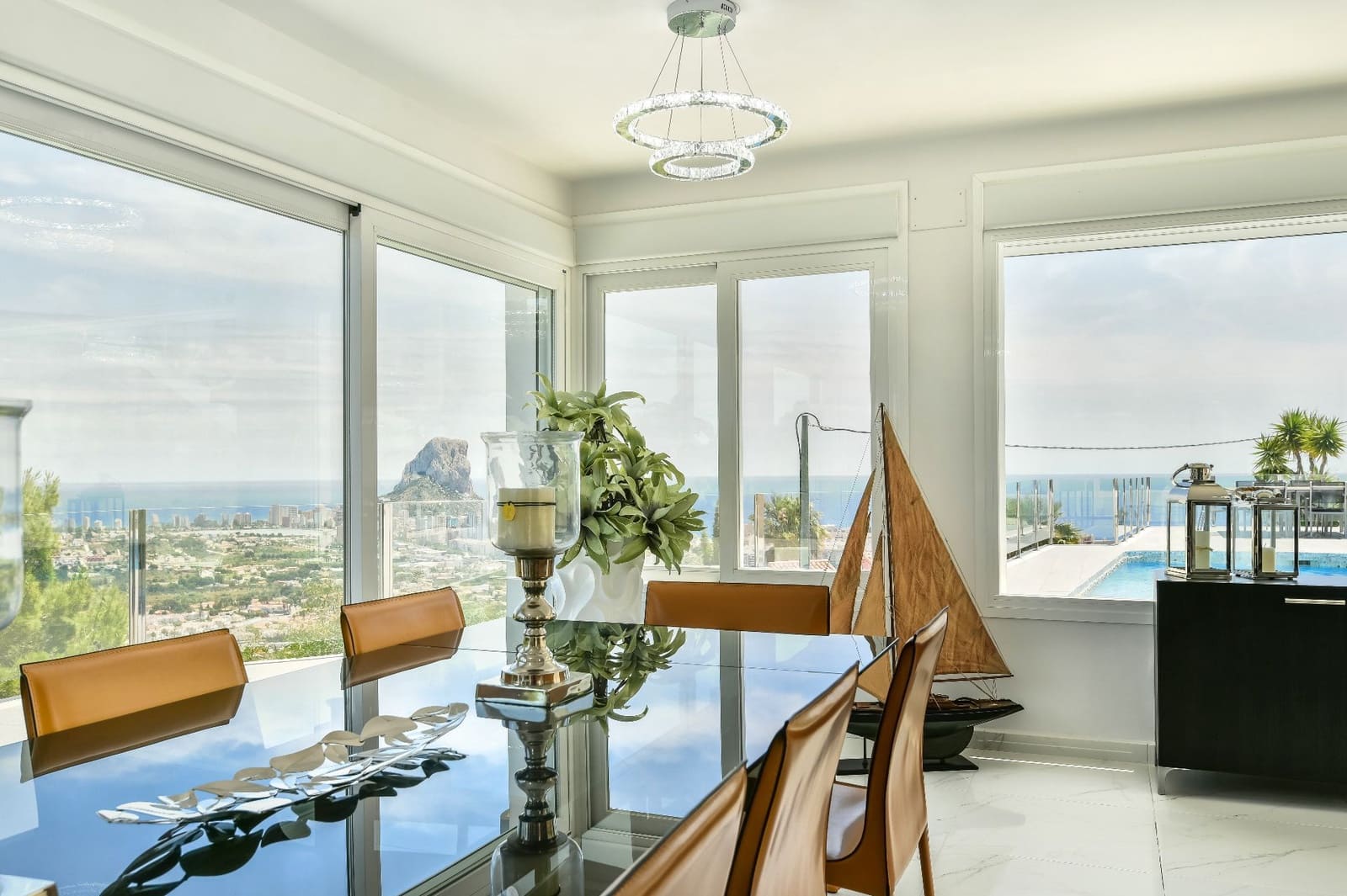 5 sypialnia Willa na sprzedaż w Calpe / Calp z basenem garażem - 1 375 000 € (Ref: 7935276)