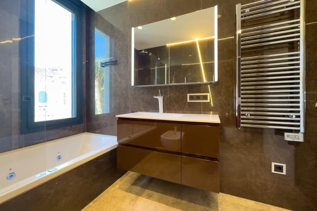 4 soverom Villa til salgs i Calpe / Calp med svømmebasseng garasje - € 2 850 000 (Ref: 7935296)