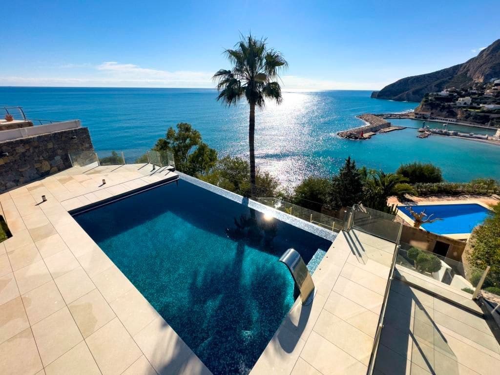 4 soverom Villa til salgs i Calpe / Calp med svømmebasseng garasje - € 2 850 000 (Ref: 7935296)