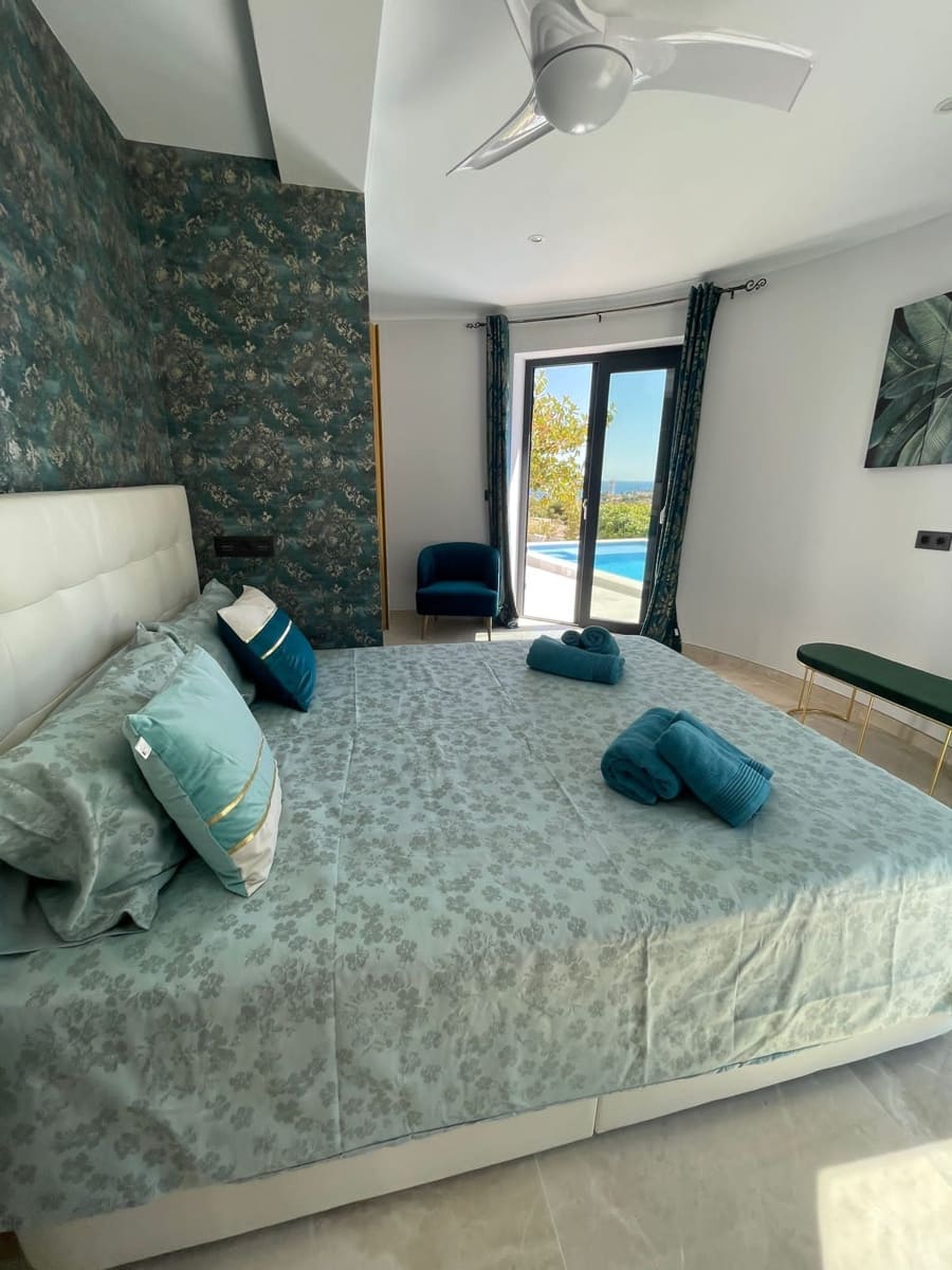 5 makuuhuone Huvila myytävänä paikassa Calpe / Calp mukana uima-altaan 
autotalli - 1 249 900 € (Ref: 7935304)