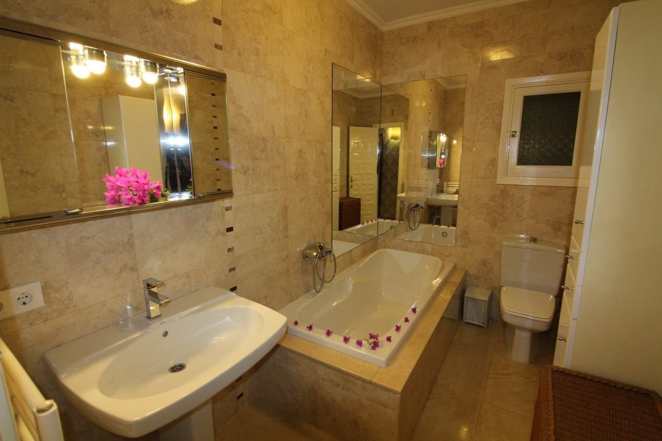 5 chambre Villa/Maison à vendre à Calpe / Calp avec piscine garage - 975 000 € (Ref: 7935305)