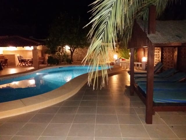 5 chambre Villa/Maison à vendre à Canuta, Calpe / Calp avec piscine garage - 975 000 € (Ref: 7935305)