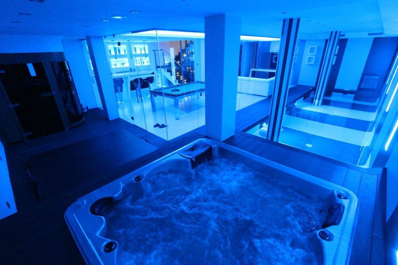 4 soveværelse Villa til salg i Calpe / Calp med swimmingpool garage - € 1.890.000 (Ref: 7935306)