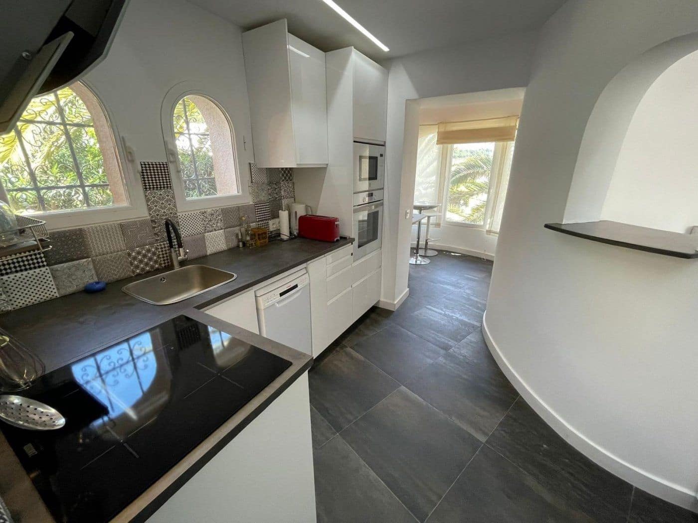 6 bedroom Villa for sale in Calpe / Calp with pool garage - € 845,000 (Ref: 7935338)