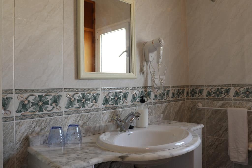 11 soveværelse Hotel til salg i Calpe / Calp med swimmingpool garage - € 850.000 (Ref: 7935340)