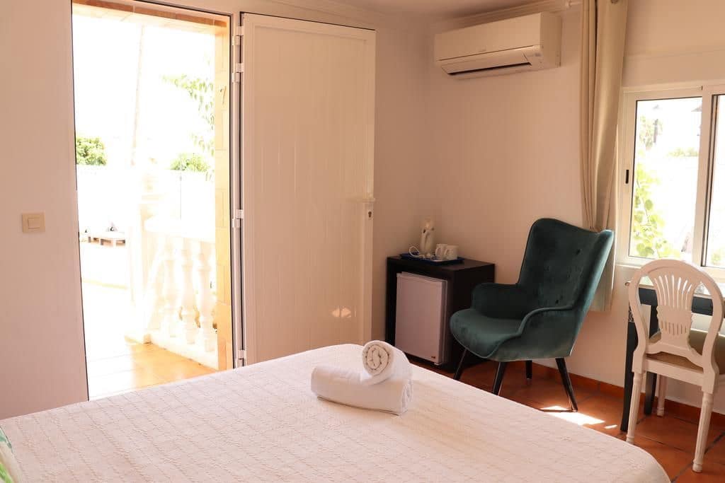 11 soveværelse Hotel til salg i Calpe / Calp med swimmingpool garage - € 850.000 (Ref: 7935340)