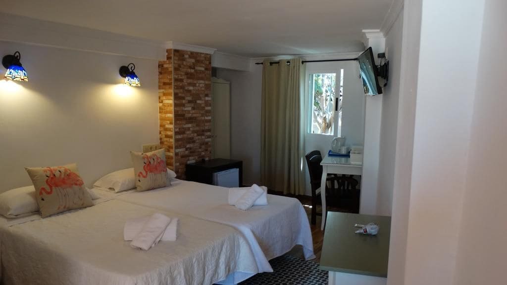 11 soveværelse Hotel til salg i Calpe / Calp med swimmingpool garage - € 850.000 (Ref: 7935340)