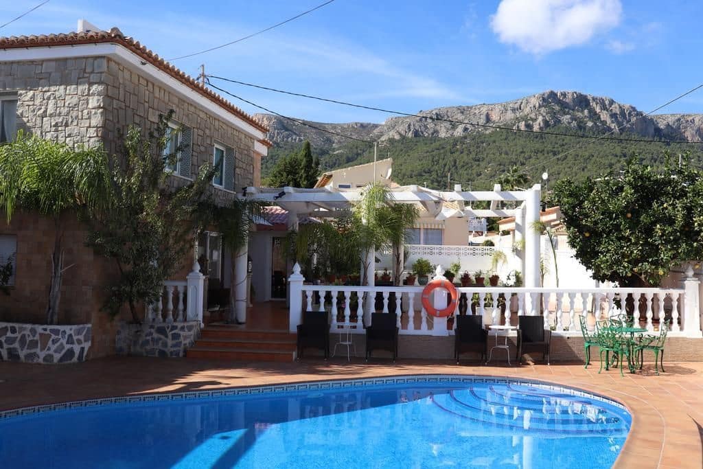 11 soveværelse Hotel til salg i Calpe / Calp med swimmingpool garage - € 850.000 (Ref: 7935340)
