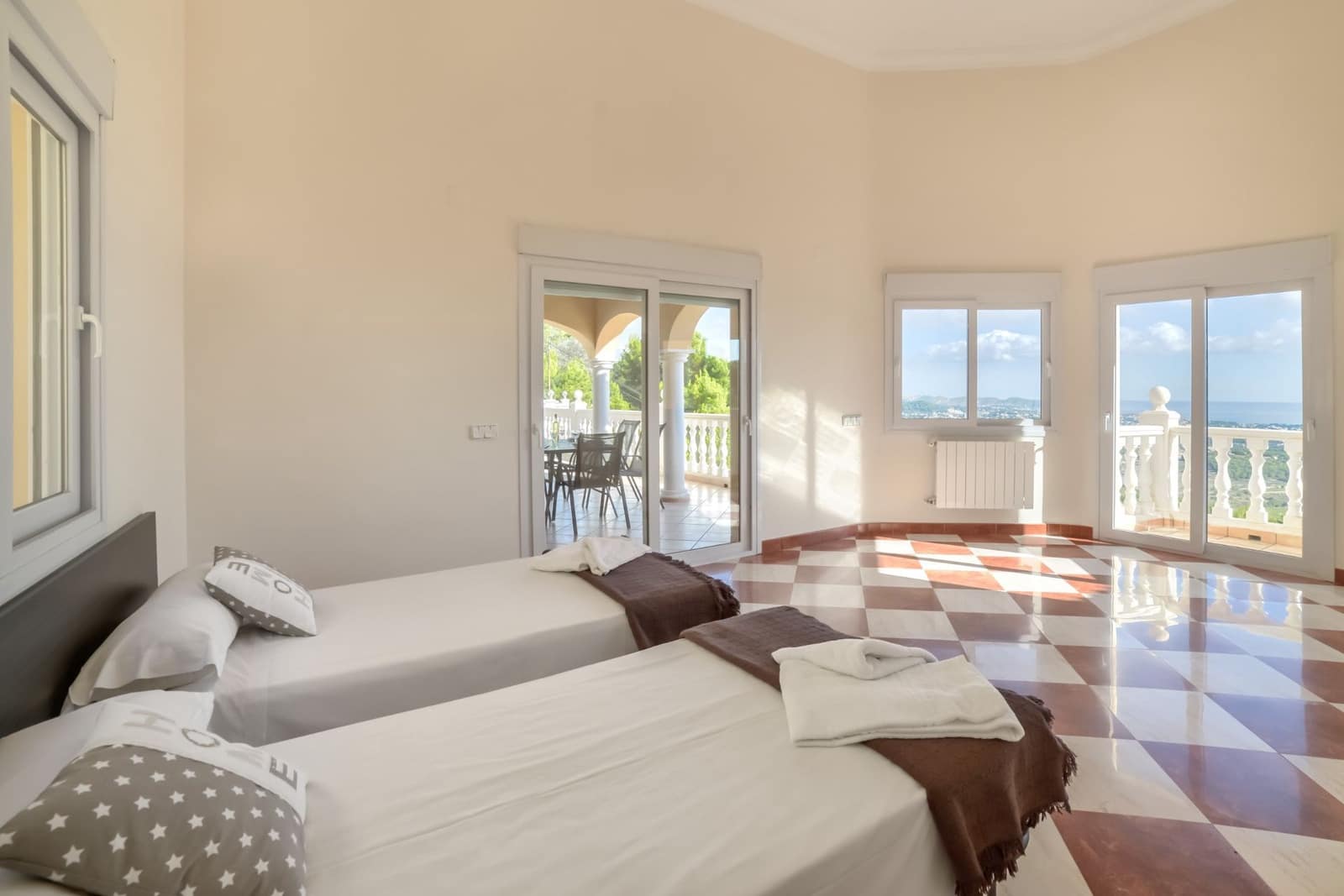 Chalet de 3 habitaciones en Calpe / Calp en venta con piscina - 695.000 € (Ref: 7935355)