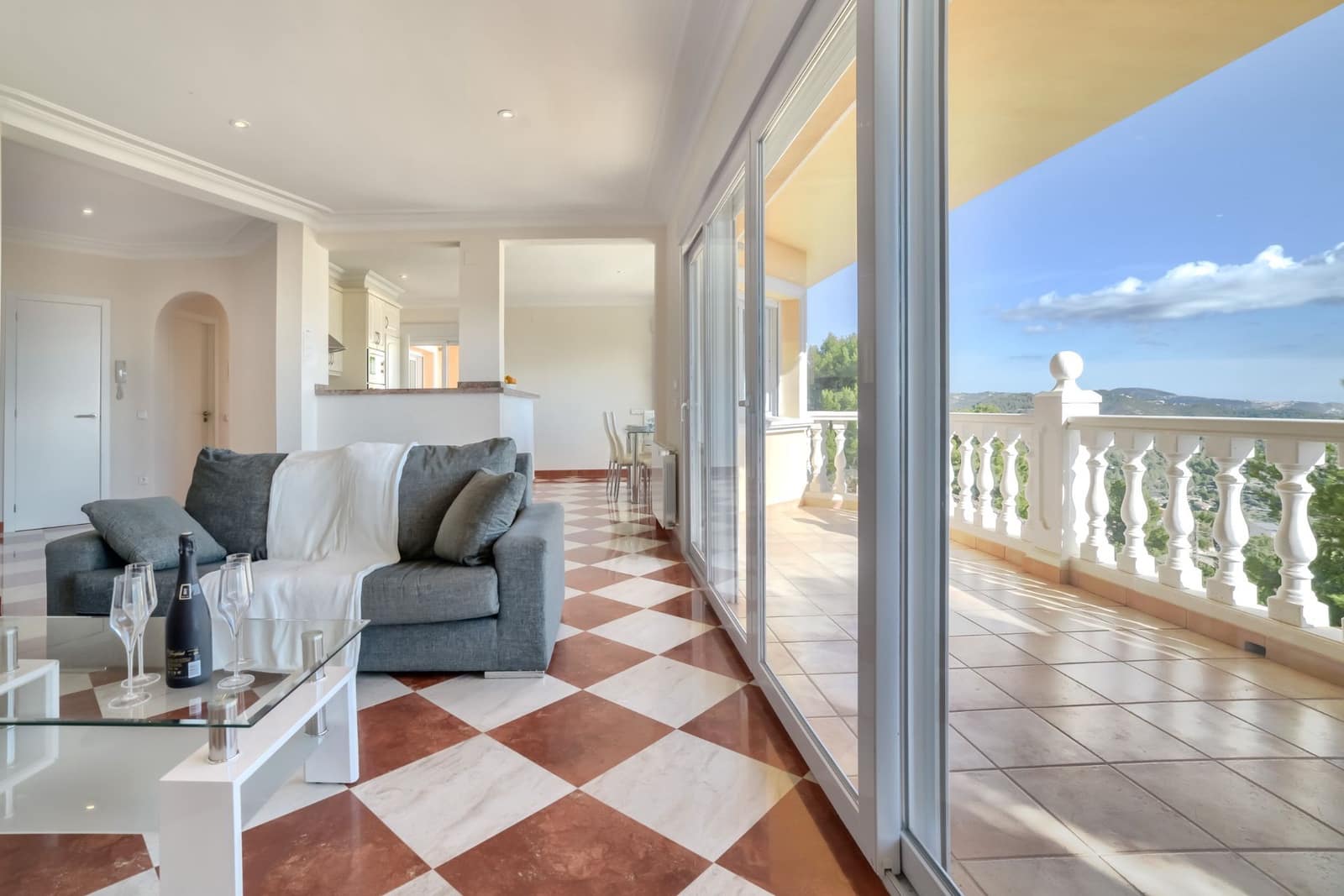 Chalet de 3 habitaciones en Calpe / Calp en venta con piscina - 695.000 € (Ref: 7935355)