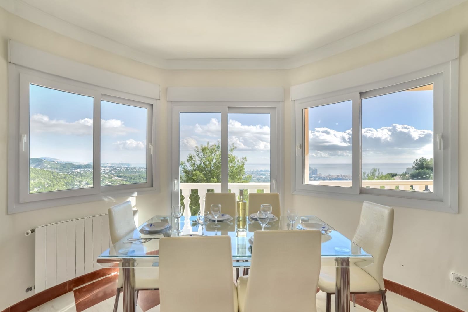 Chalet de 3 habitaciones en Calpe / Calp en venta con piscina - 695.000 € (Ref: 7935355)