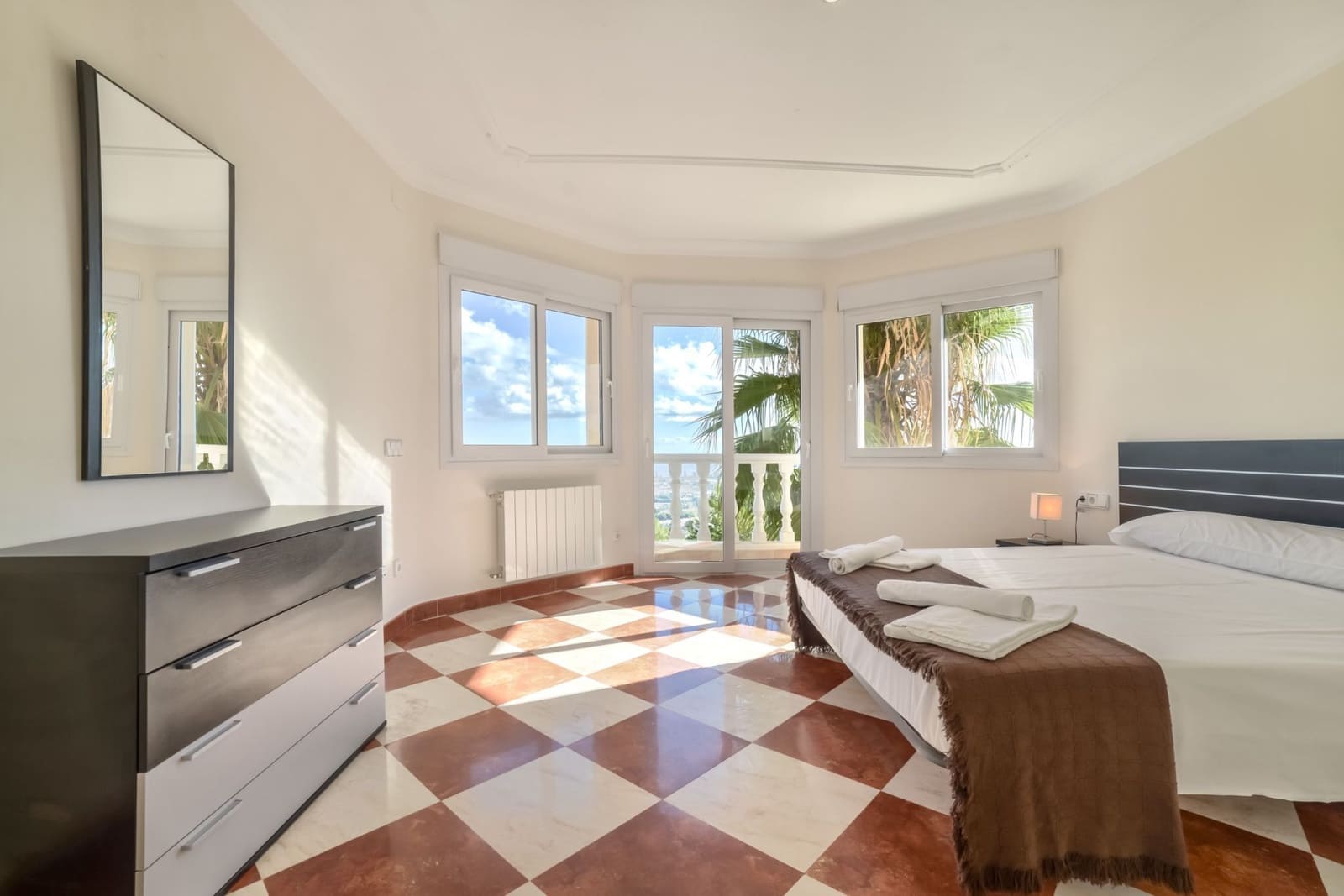 Chalet de 3 habitaciones en Calpe / Calp en venta con piscina - 695.000 € (Ref: 7935355)