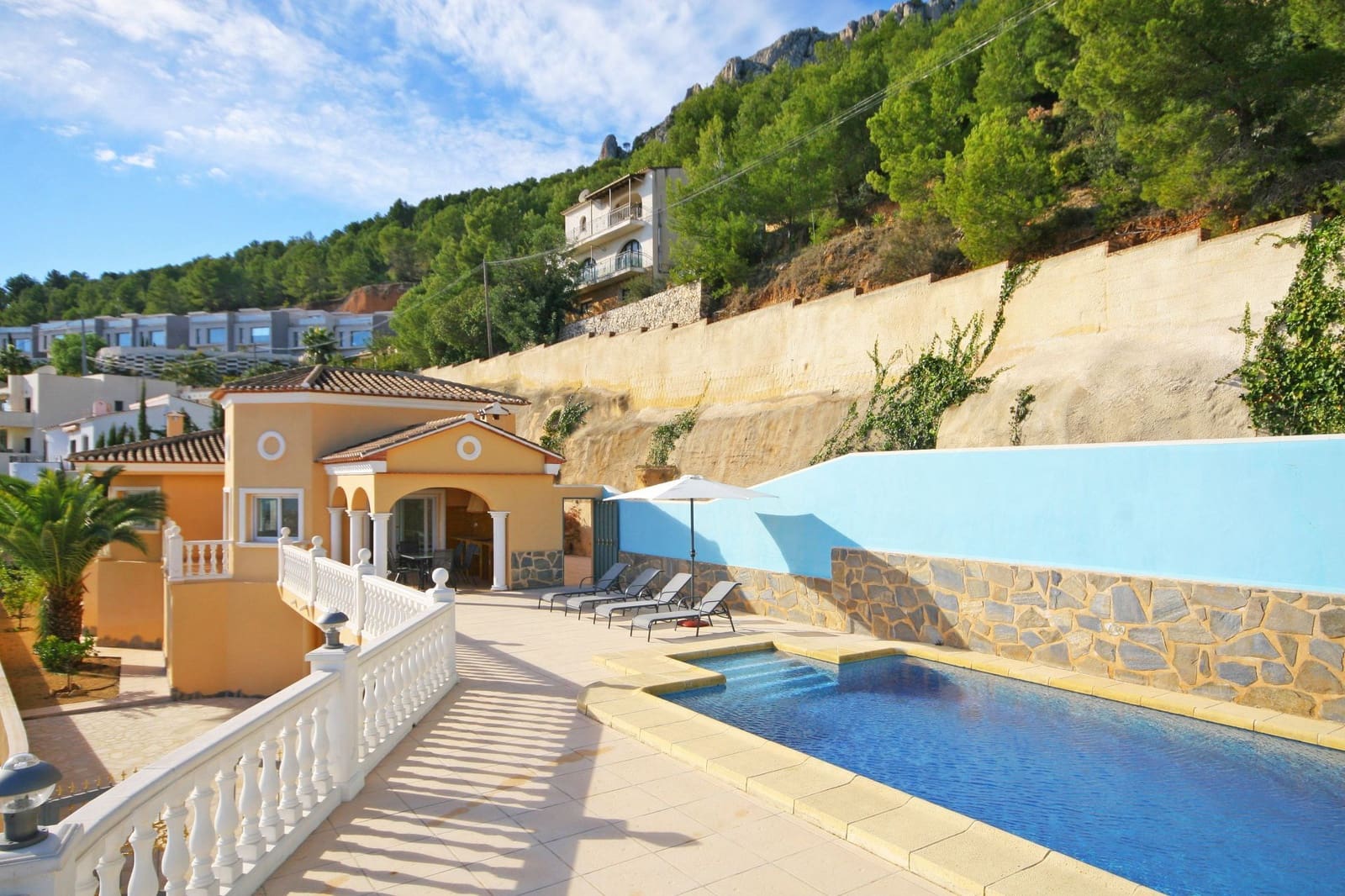Chalet de 3 habitaciones en Calpe / Calp en venta con piscina - 695.000 € (Ref: 7935355)