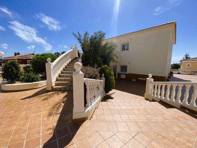 2 bedroom Bungalow for sale in Gargasindi, Calpe / Calp with pool garage - € 232,000 (Ref: 8419234)