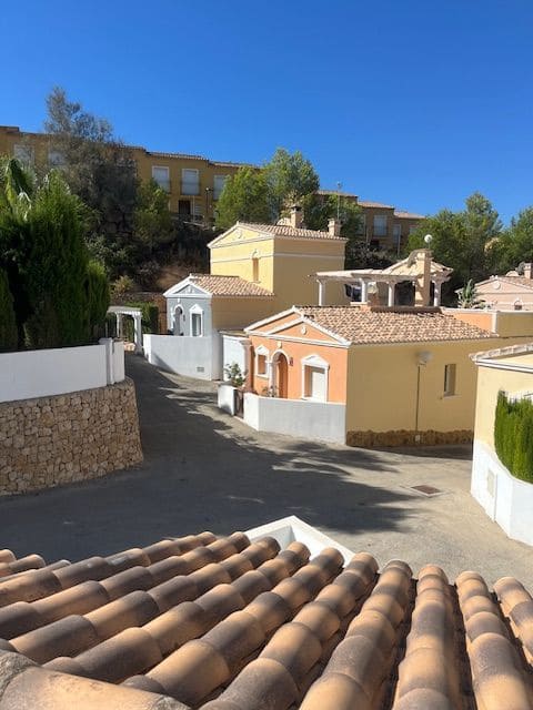 3 soverom Bungalow til salgs i Calpe / Calp med svømmebasseng garasje - € 475 000 (Ref: 8514217)