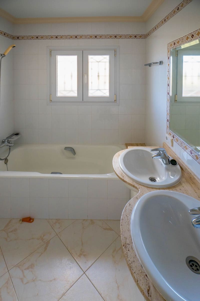 3 bedroom Villa for sale in Calpe / Calp with pool garage - € 950,000 (Ref: 8538154)