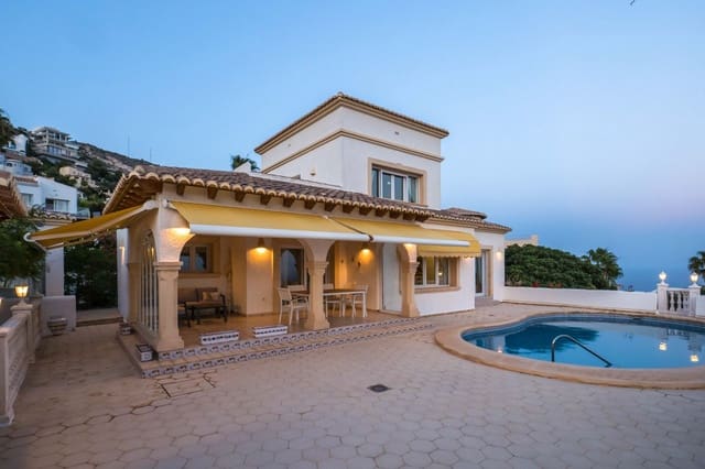 Chalet de 3 habitaciones en Calpe / Calp en venta con piscina garaje - 950.000 € (Ref: 8538154)