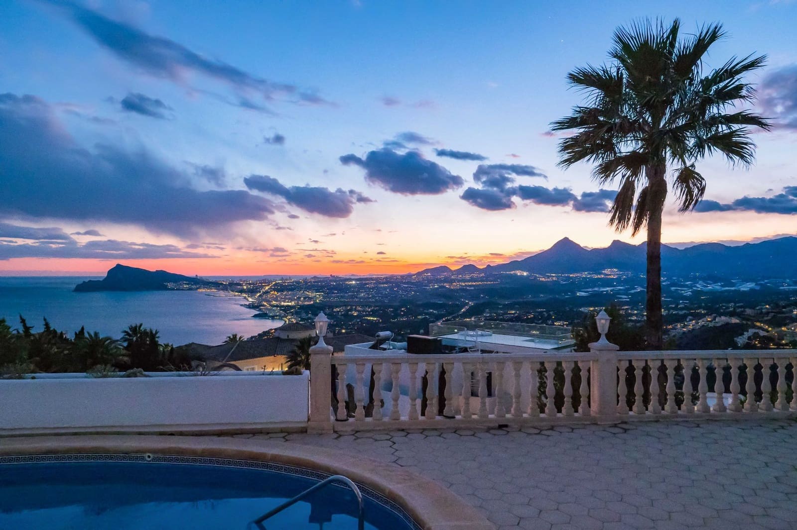 3 bedroom Villa for sale in Calpe / Calp with pool garage - € 950,000 (Ref: 8538154)