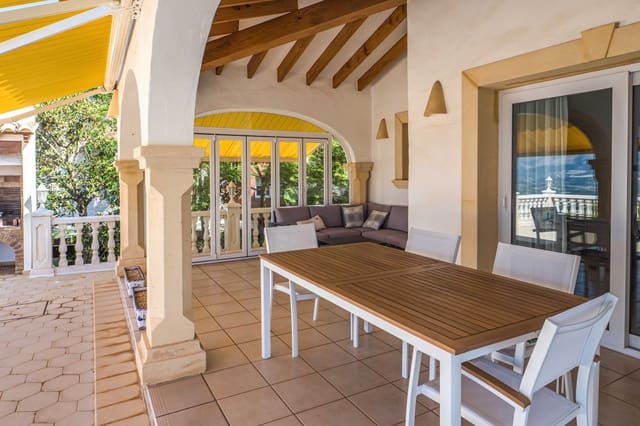 Chalet de 3 habitaciones en Calpe / Calp en venta con piscina garaje - 950.000 € (Ref: 8538154)