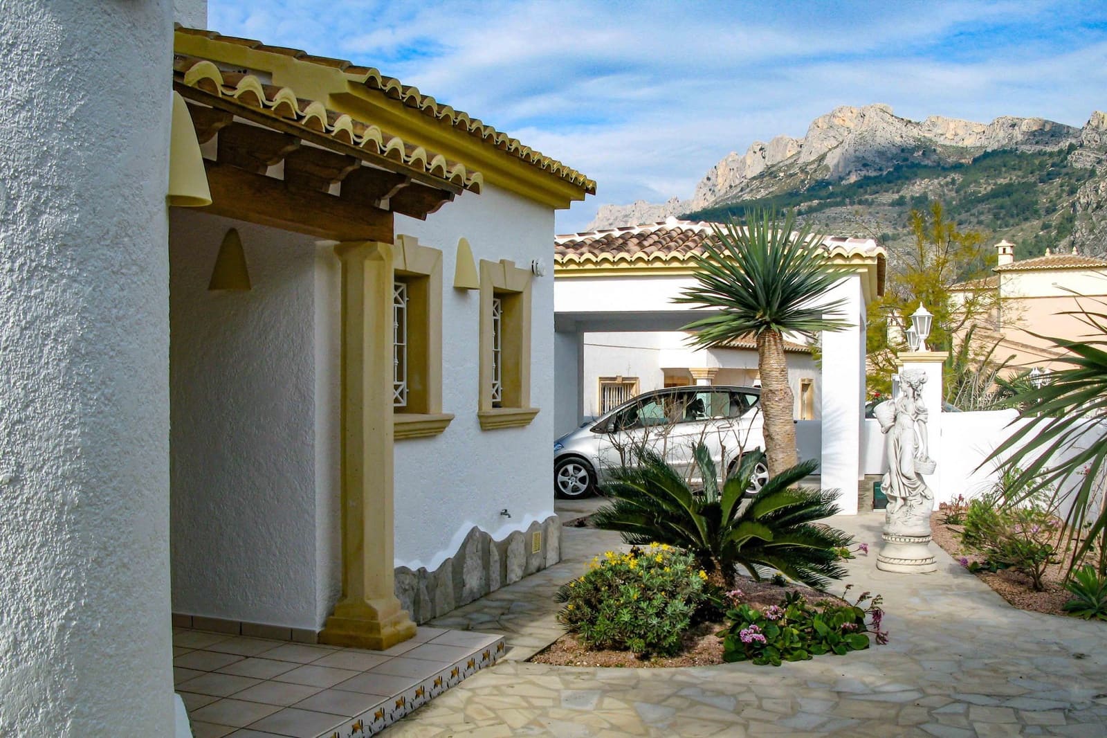 3 bedroom Villa for sale in Calpe / Calp with pool garage - € 950,000 (Ref: 8538154)