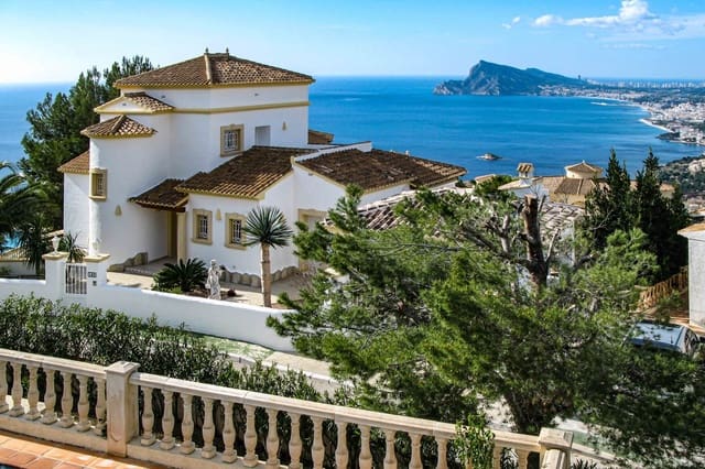 Chalet de 3 habitaciones en Calpe / Calp en venta con piscina garaje - 950.000 € (Ref: 8538154)