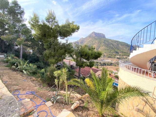 4 bedroom Villa for sale in Maryvilla, Calpe / Calp with pool garage - € 498,000 (Ref: 8601324)