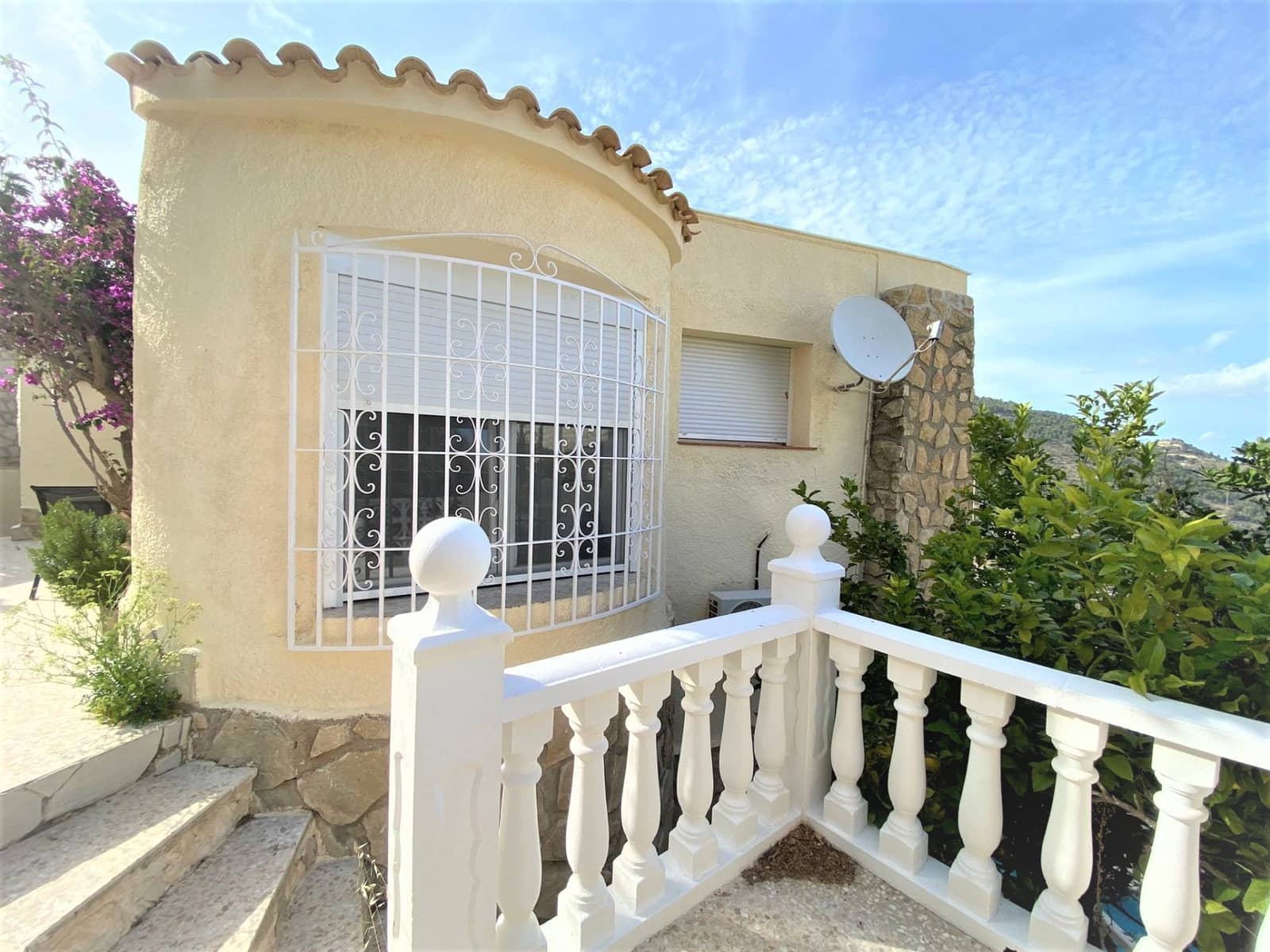 4 makuuhuone Huvila myytävänä paikassa Calpe / Calp mukana uima-altaan 
autotalli - 498 000 € (Ref: 8601324)