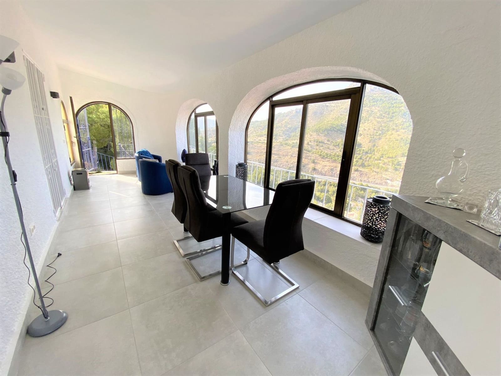 4 makuuhuone Huvila myytävänä paikassa Calpe / Calp mukana uima-altaan 
autotalli - 498 000 € (Ref: 8601324)