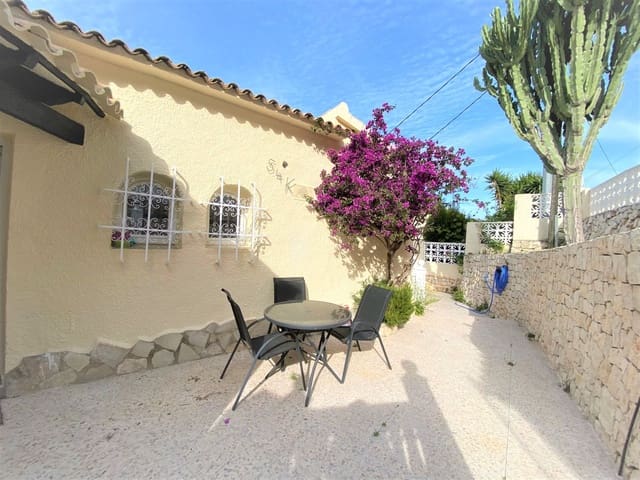 4 bedroom Villa for sale in Maryvilla, Calpe / Calp with pool garage - € 498,000 (Ref: 8601324)