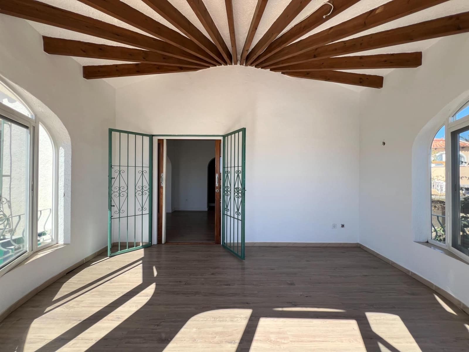 2 bedroom Villa for sale in Calpe / Calp - € 448,000 (Ref: 8907195)