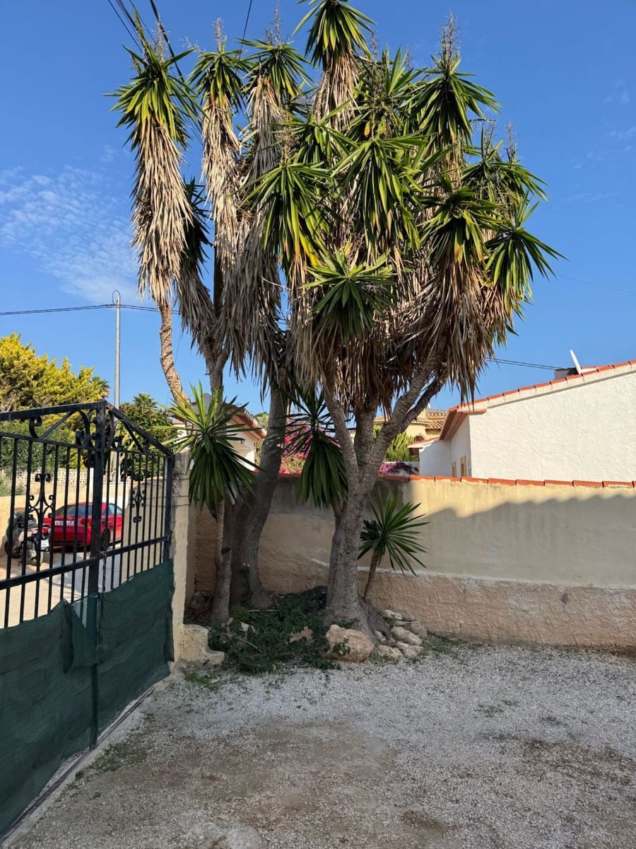 6 bedroom Villa for sale in Calpe / Calp with pool garage - € 450,000 (Ref: 8985408)