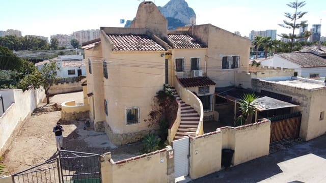 6 bedroom Villa for sale in Calpe / Calp with pool garage - € 450,000 (Ref: 8985408)