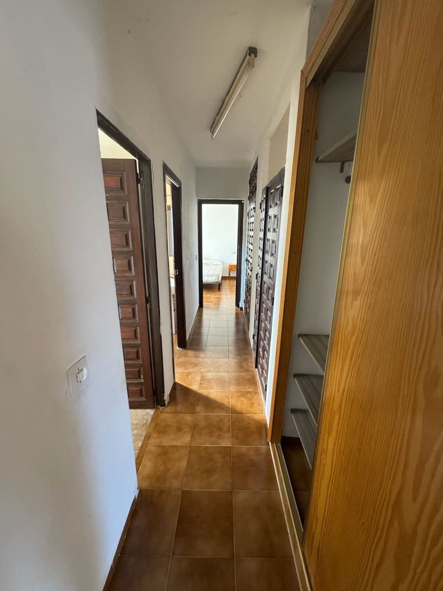 6 bedroom Villa for sale in Calpe / Calp with pool garage - € 450,000 (Ref: 8985408)