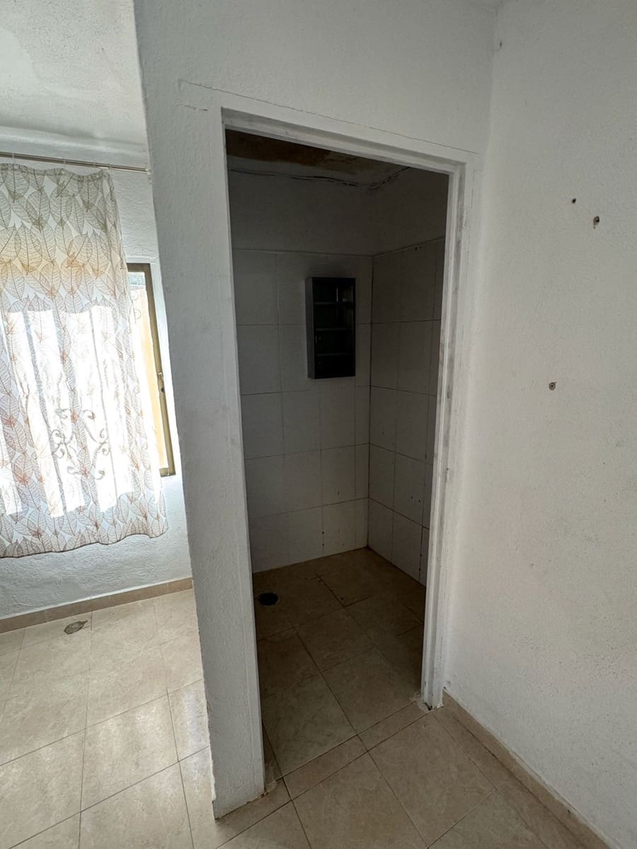 6 bedroom Villa for sale in Calpe / Calp with pool garage - € 450,000 (Ref: 8985408)