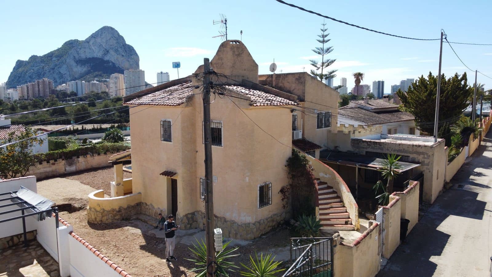 6 bedroom Villa for sale in Calpe / Calp with pool garage - € 450,000 (Ref: 8985408)