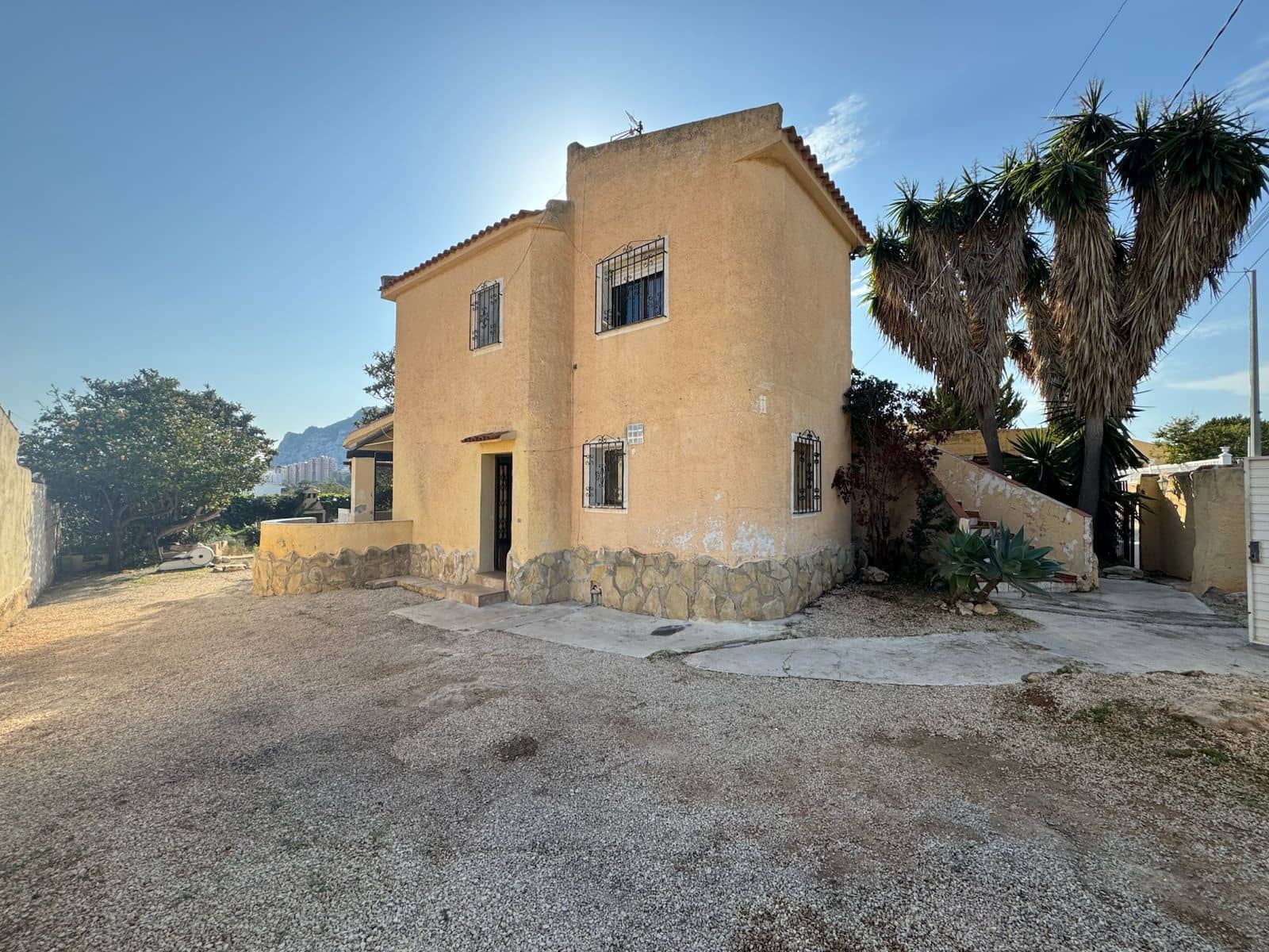 6 bedroom Villa for sale in Calpe / Calp with pool garage - € 450,000 (Ref: 8985408)